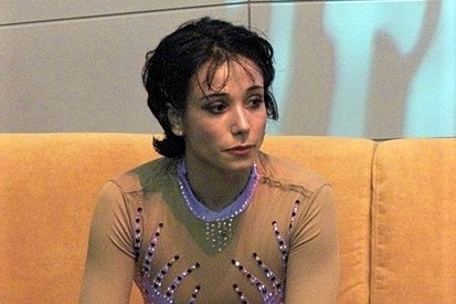 21 HLV truot bang bi to lam dung tinh duc VDV tai Phap hinh anh