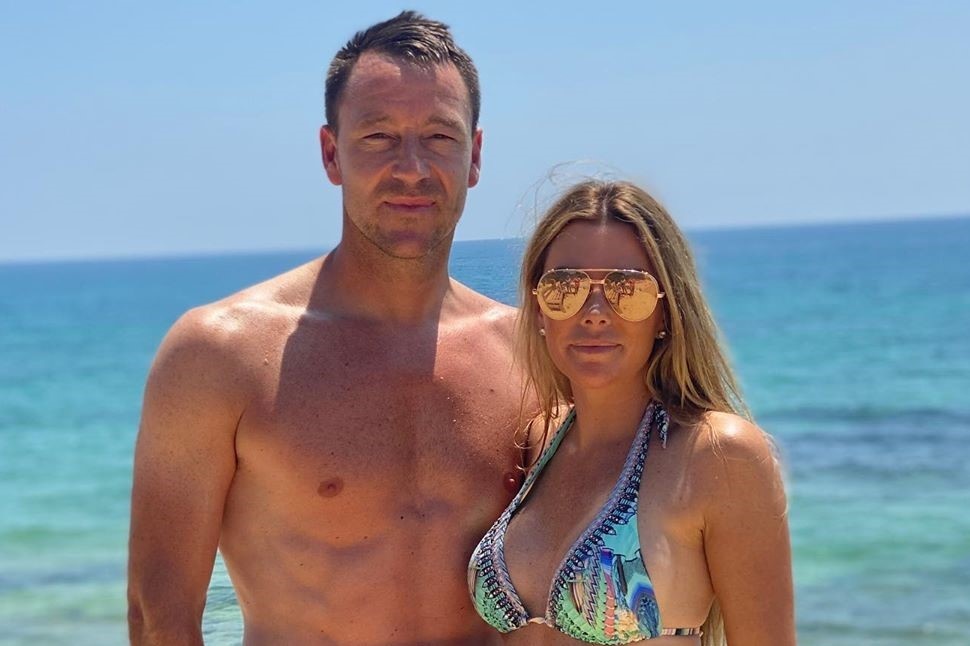 John Terry khoe voc dang san chac ben vo hinh anh