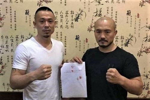 Nhat Long cam 72.000 USD nhung van huy dau hinh anh