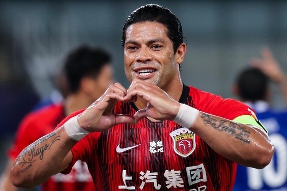 Hulk ghi ban giup Shanghai SIPG thoat thua hinh anh