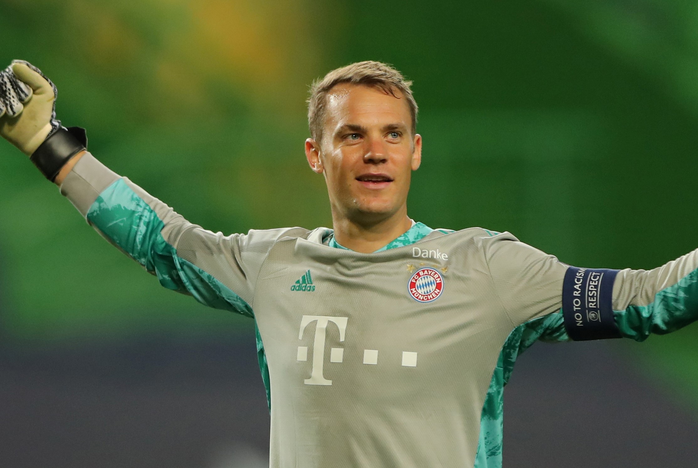 Neuer: 'Bayern co vi the tot hon o chau Au' hinh anh
