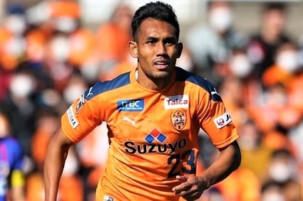 Dangda tao dau an sau 2 phut vao san tai J.League hinh anh