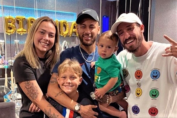 Neymar gat noi buon de mung sinh nhat con trai hinh anh