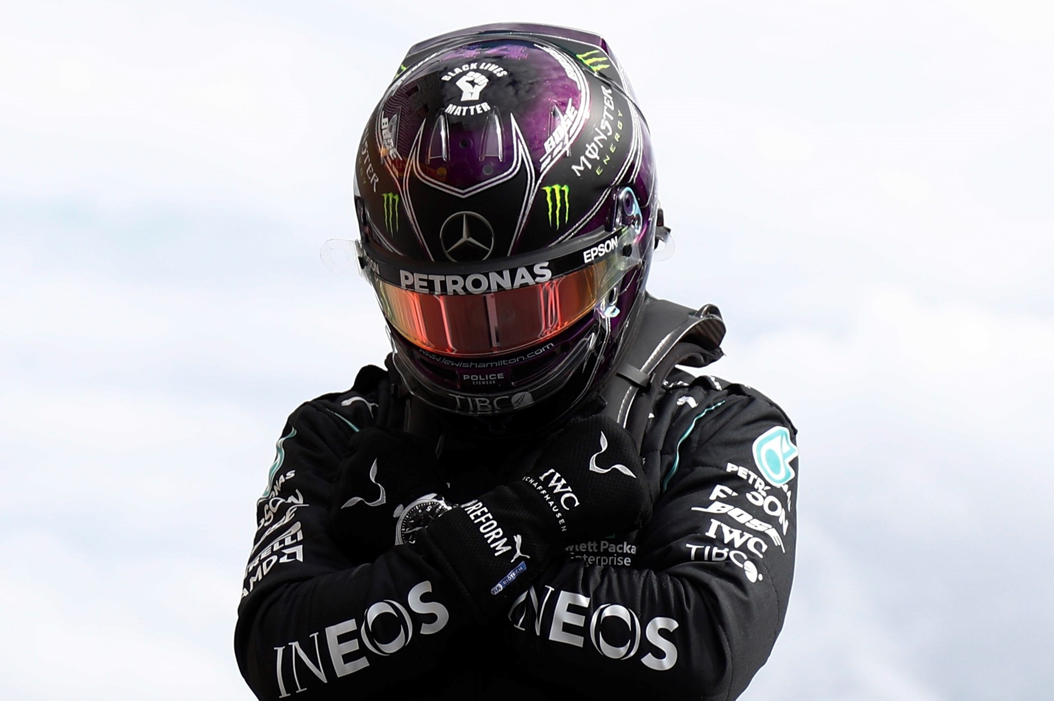 Hamilton tri an Chadwick khi gianh pole tai Bi hinh anh