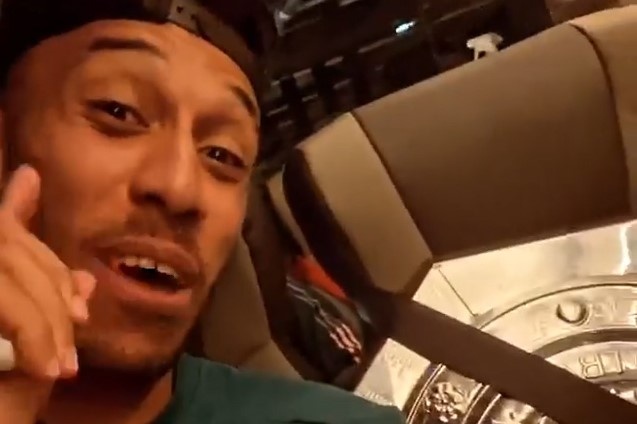 Aubameyang that day an toan cho dia bac sieu cup Anh hinh anh