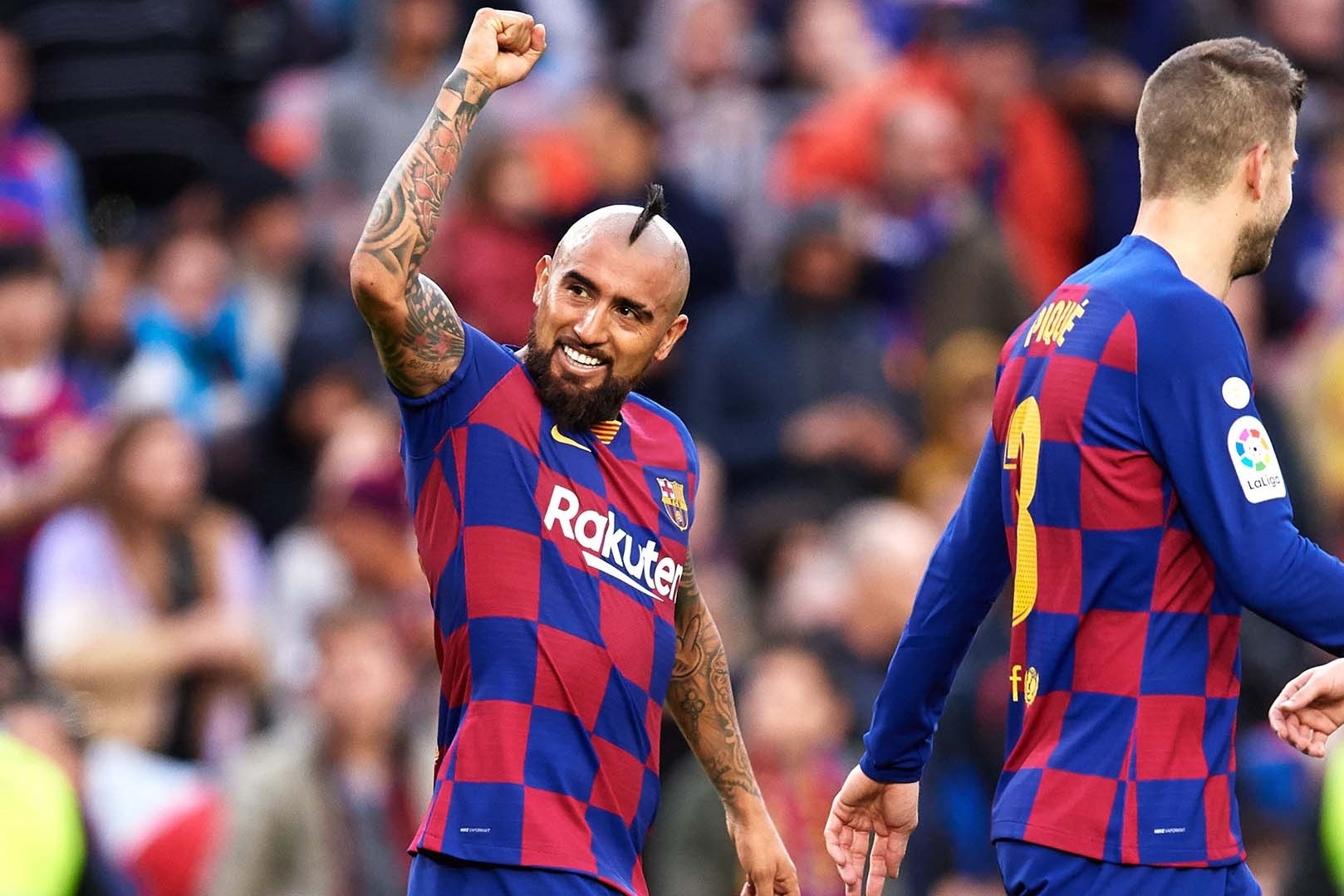 Vidal chi trich Barca anh 1