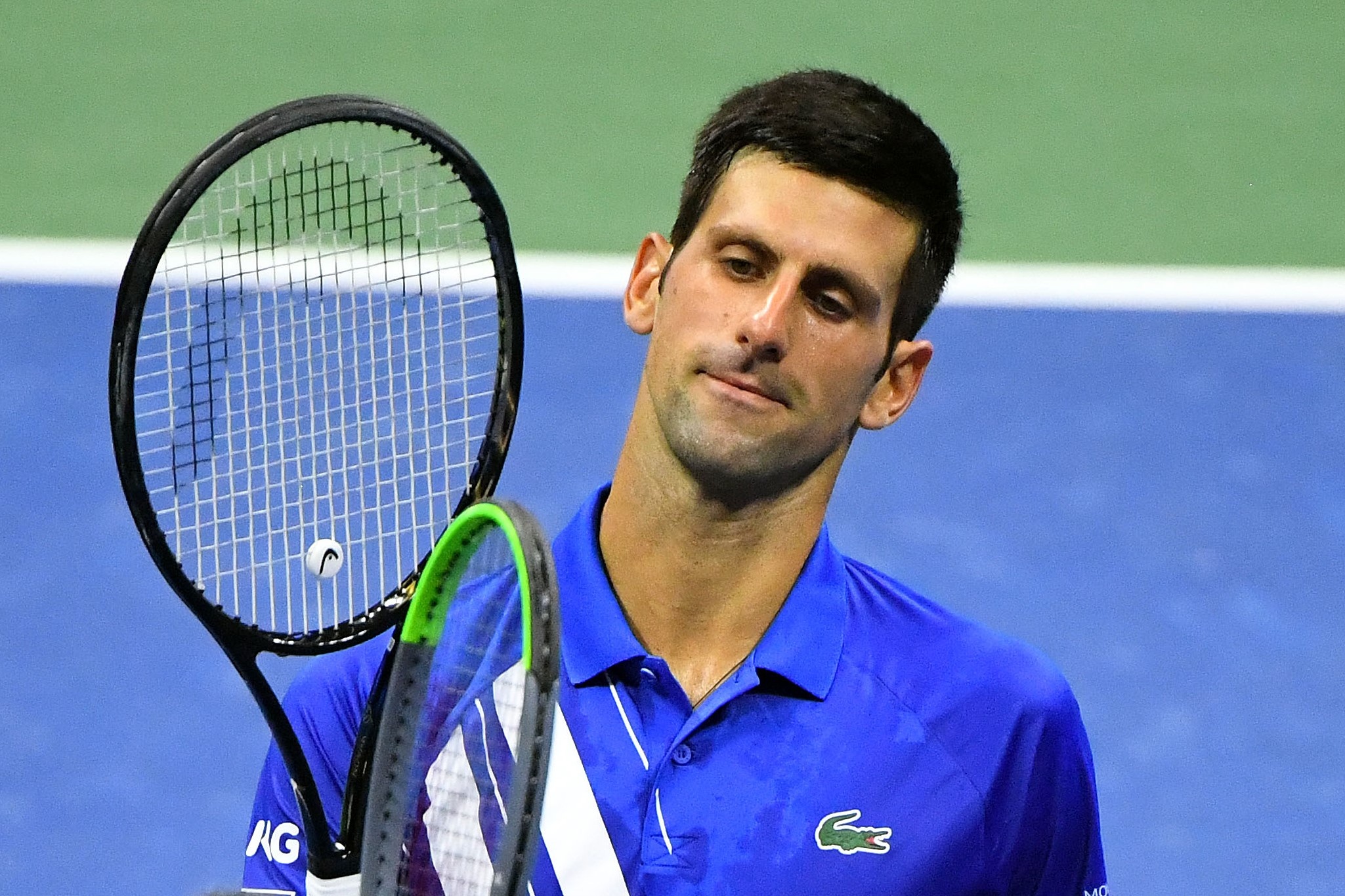 Djokovic vao vong 2 US Open hinh anh