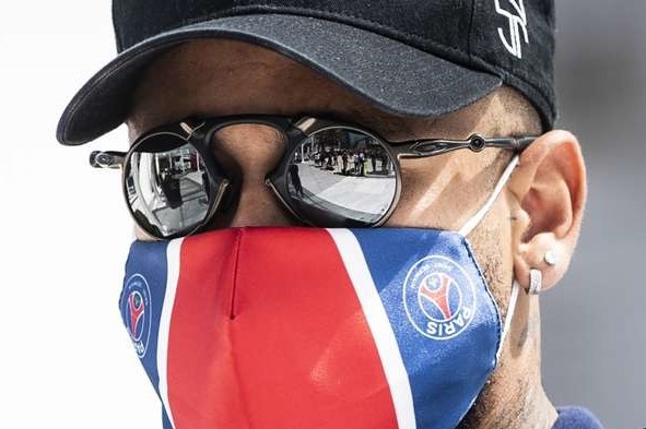 Hai cau thu PSG phai cach ly sau ky nghi hinh anh