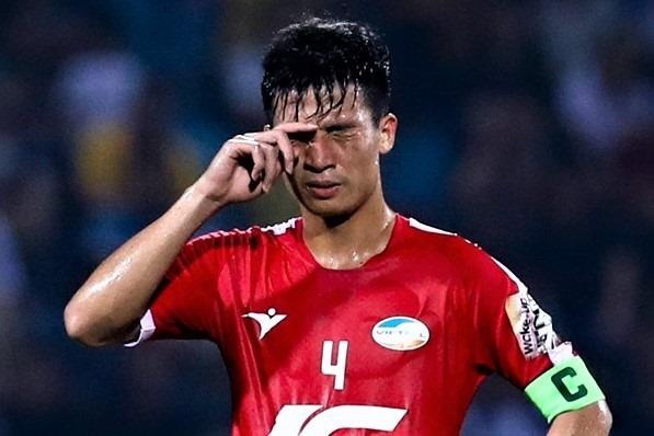 Bui Tien Dung phan luoi nha, CLB Viettel thua 0-3 CLB Ha Noi hinh anh