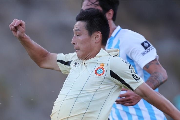 Wu Lei ghi ban sau pha dut diem ky thuat hinh anh