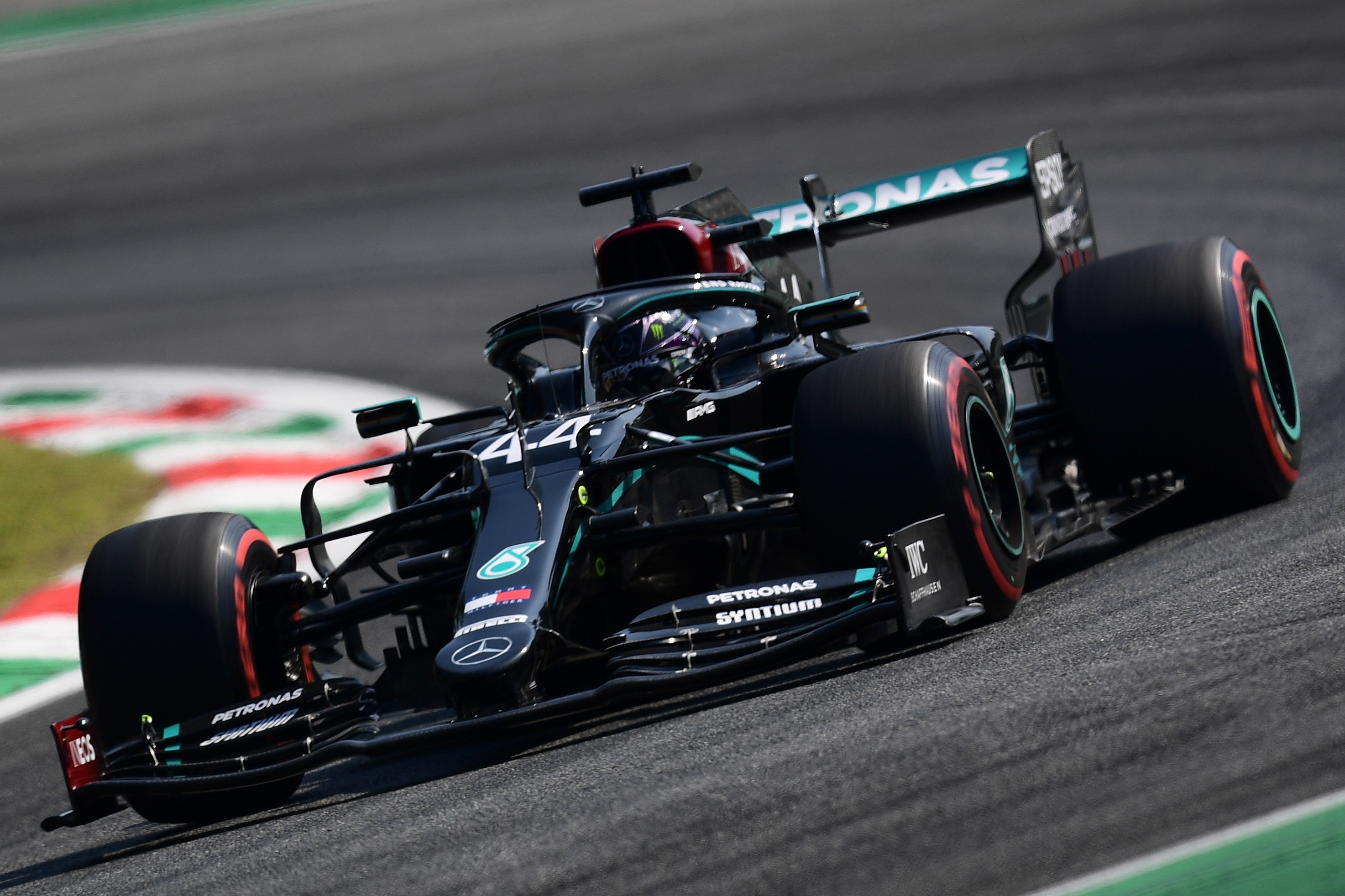 Hamilton 3 lan pha ky luc trong buoi phan hang chang F1 Italy hinh anh