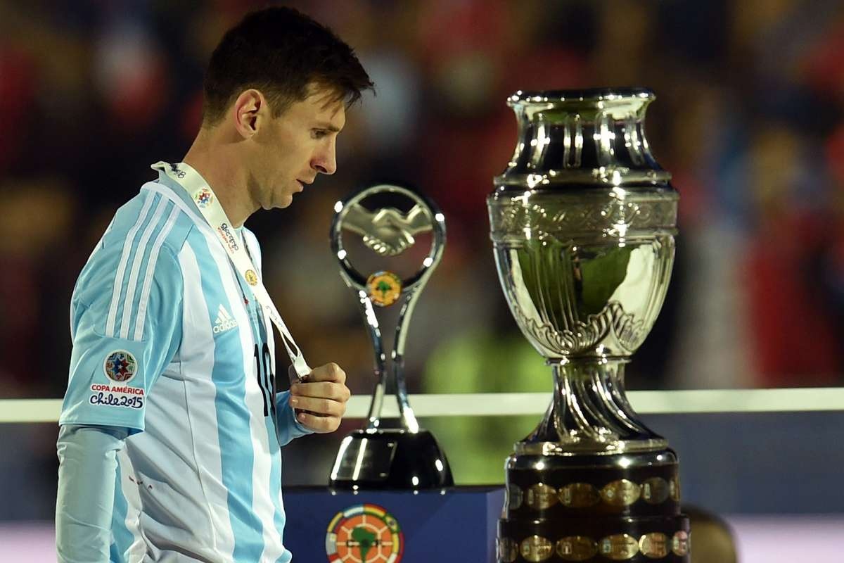 Messi o lai Barca anh 1