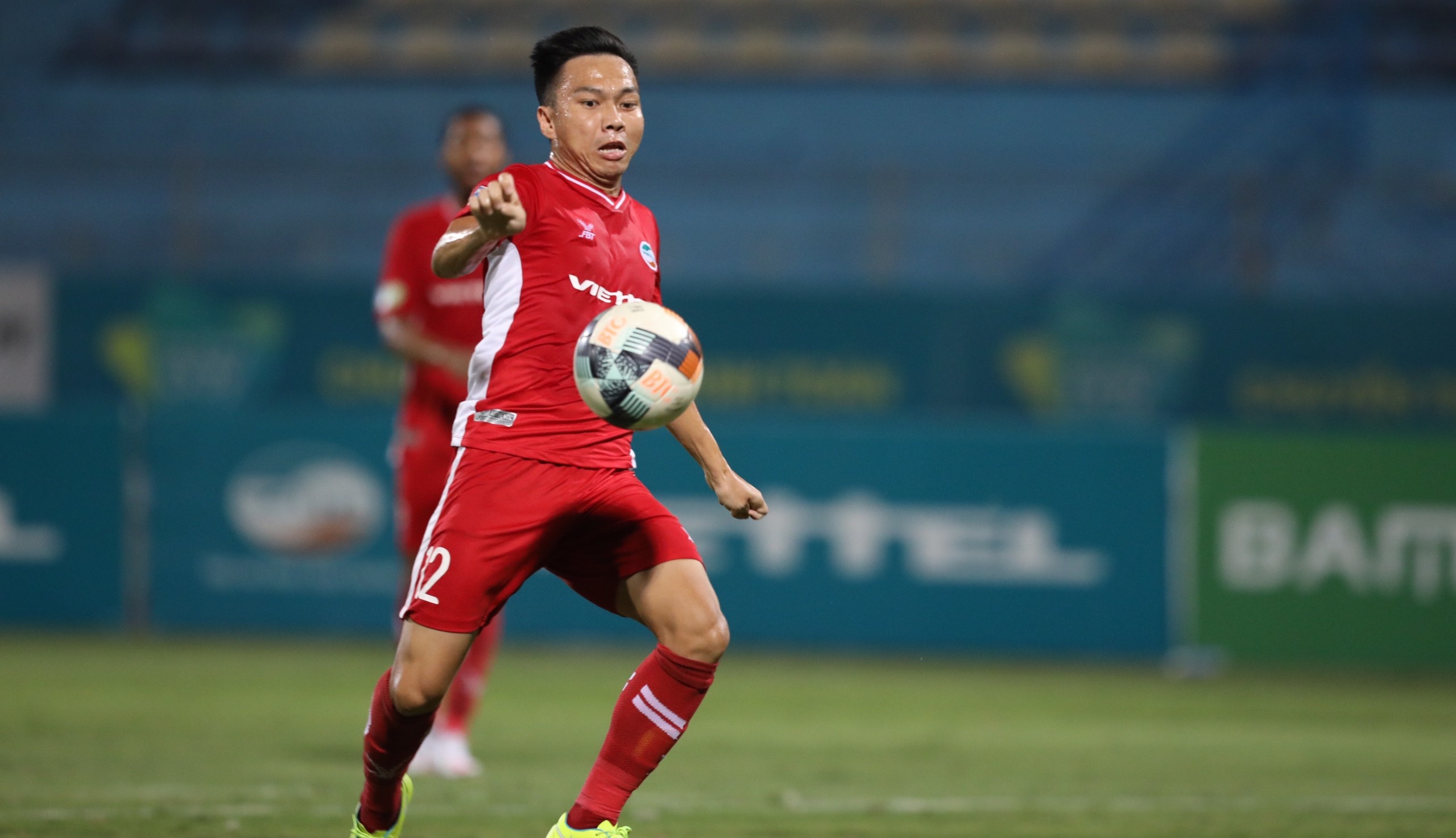 truc tiep Viettel vs Binh Duong anh 2