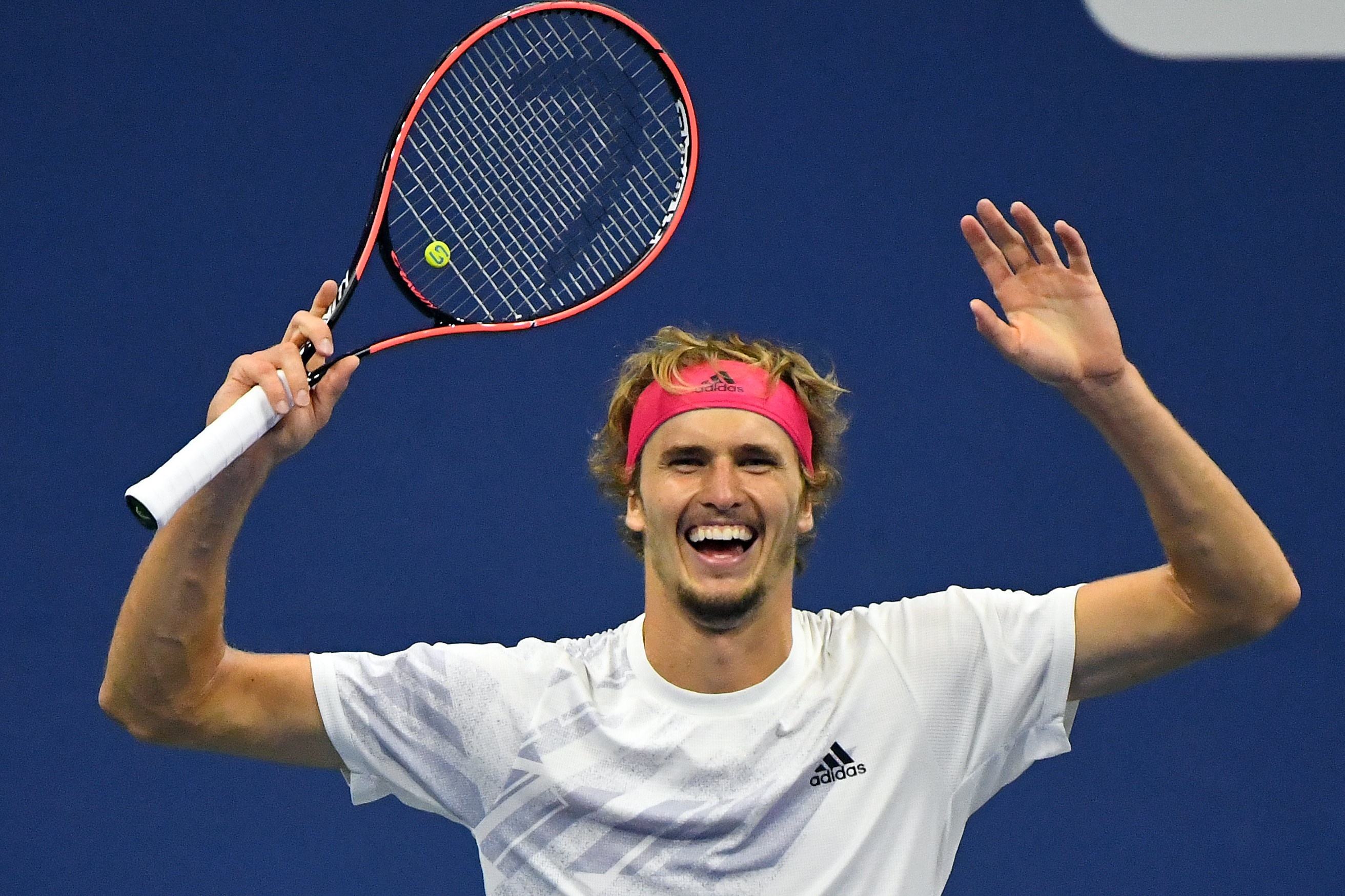 Zverev nguoc dong vao chung ket US Open hinh anh