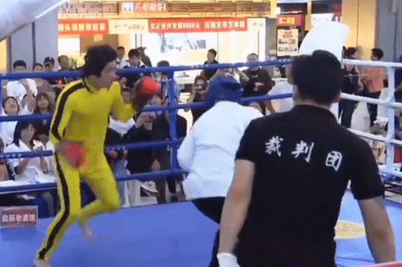 'Ly Tieu Long gia' knock-out vo su co truyen Trung Quoc hinh anh