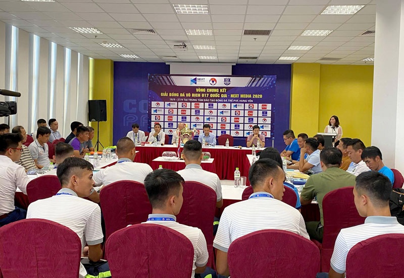 VCK U17 Quoc gia anh 1