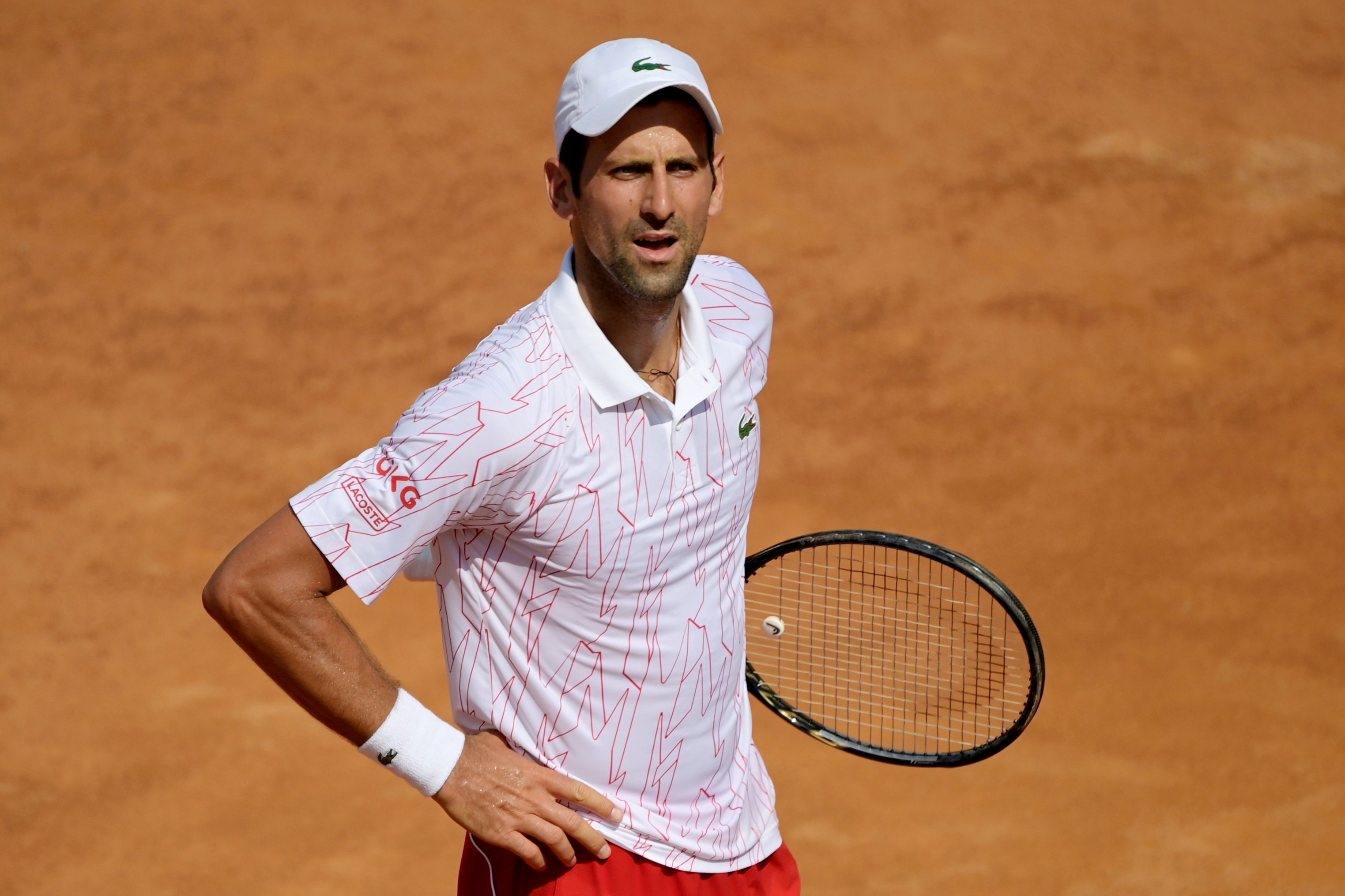 Trong tai doc nham ten Djokovic thanh Federer hinh anh