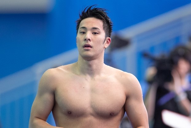 Nam VDV boi loi Nhat Ban bi to ngoai tinh hinh anh