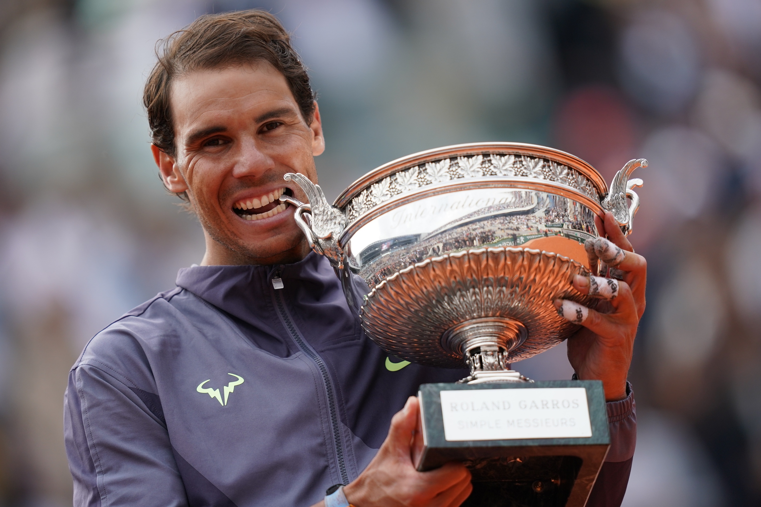 Nadal gap kho trong hanh trinh bao ve danh hieu Phap mo rong hinh anh