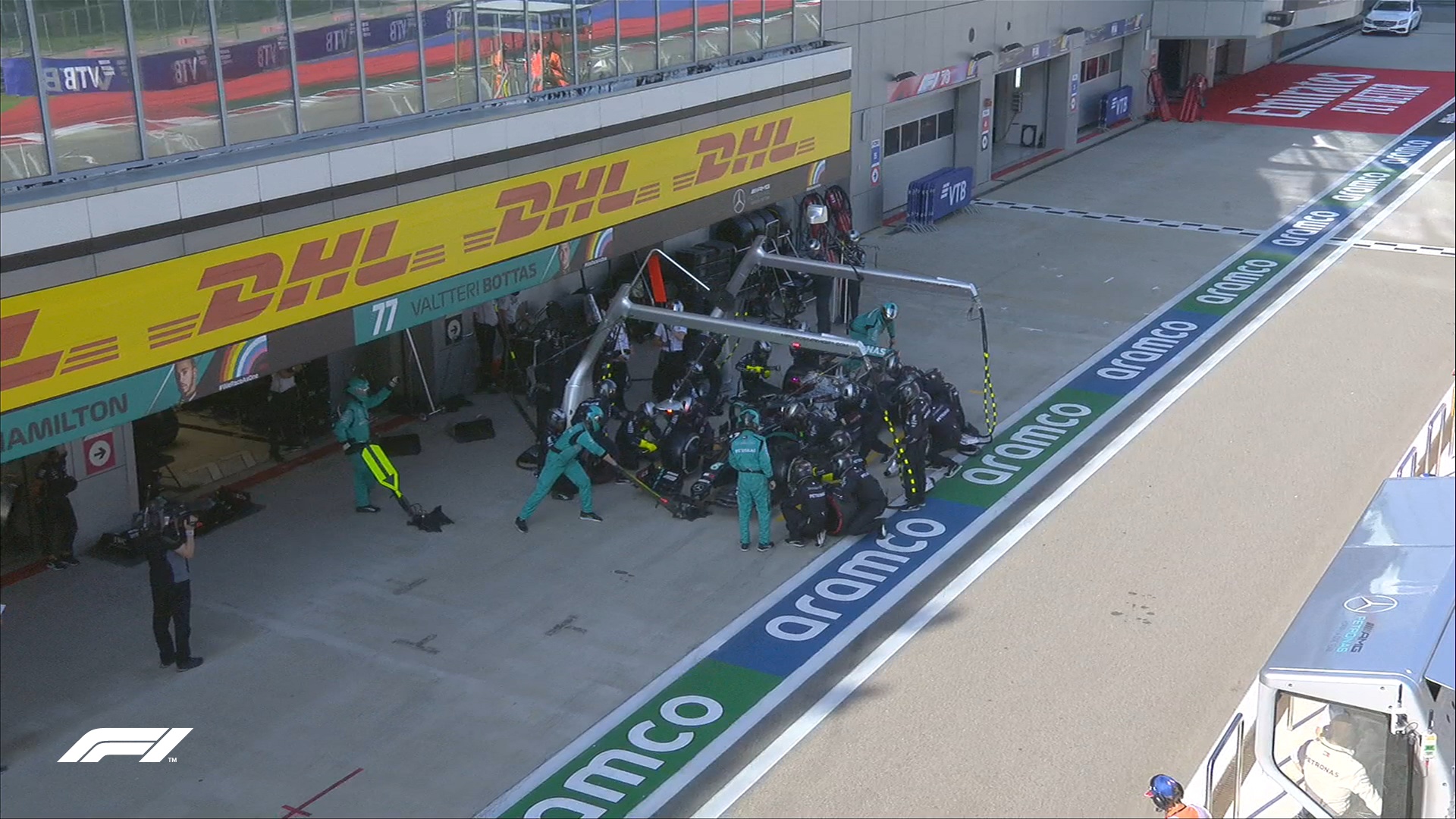 Hamilton bi phat anh 4