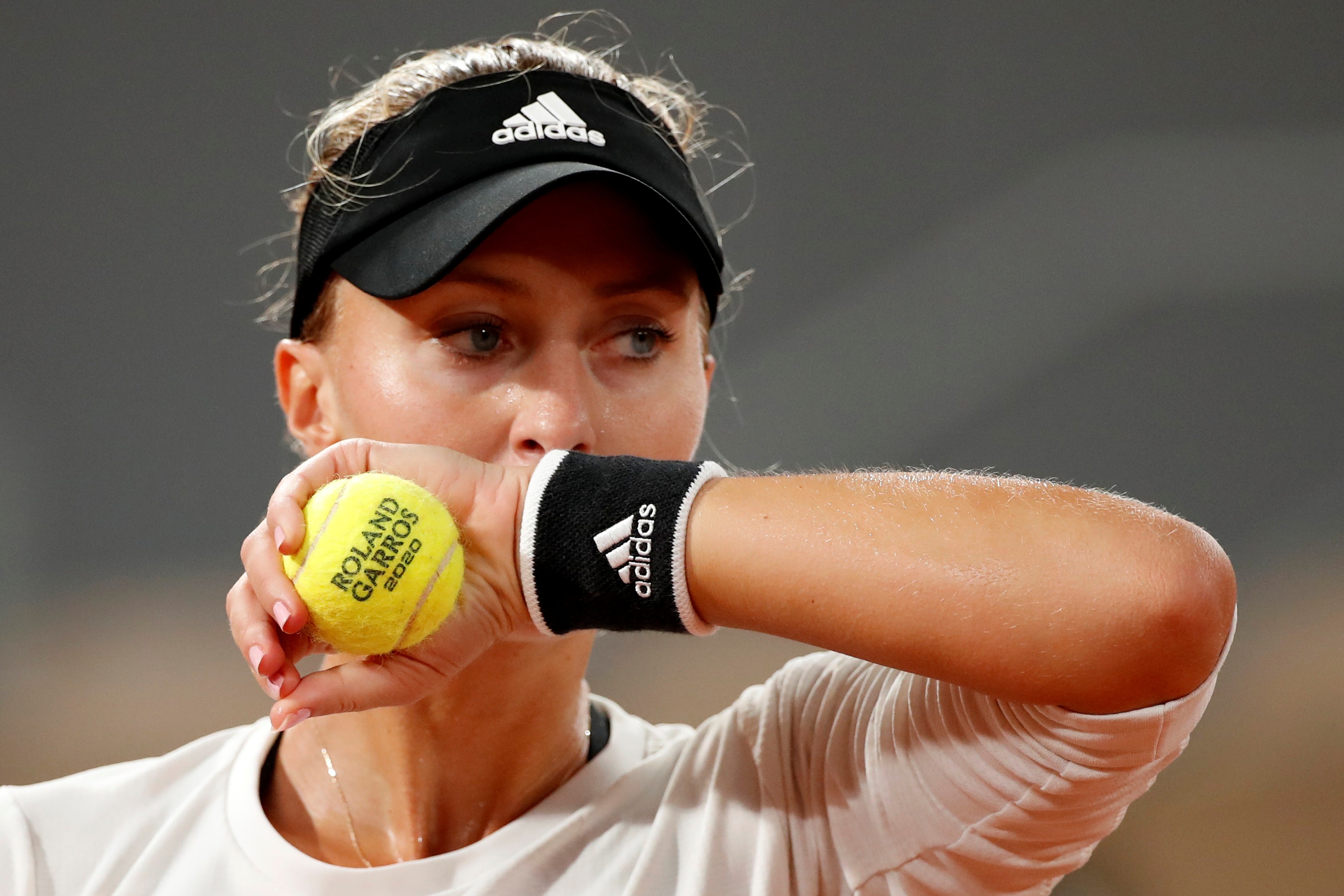 Tay vot do loi cho trong tai sau tran thua tai Phap mo rong hinh anh