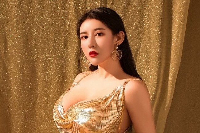 Nu trong tai Trung Quoc co 200.000 nguoi theo doi tren mang hinh anh