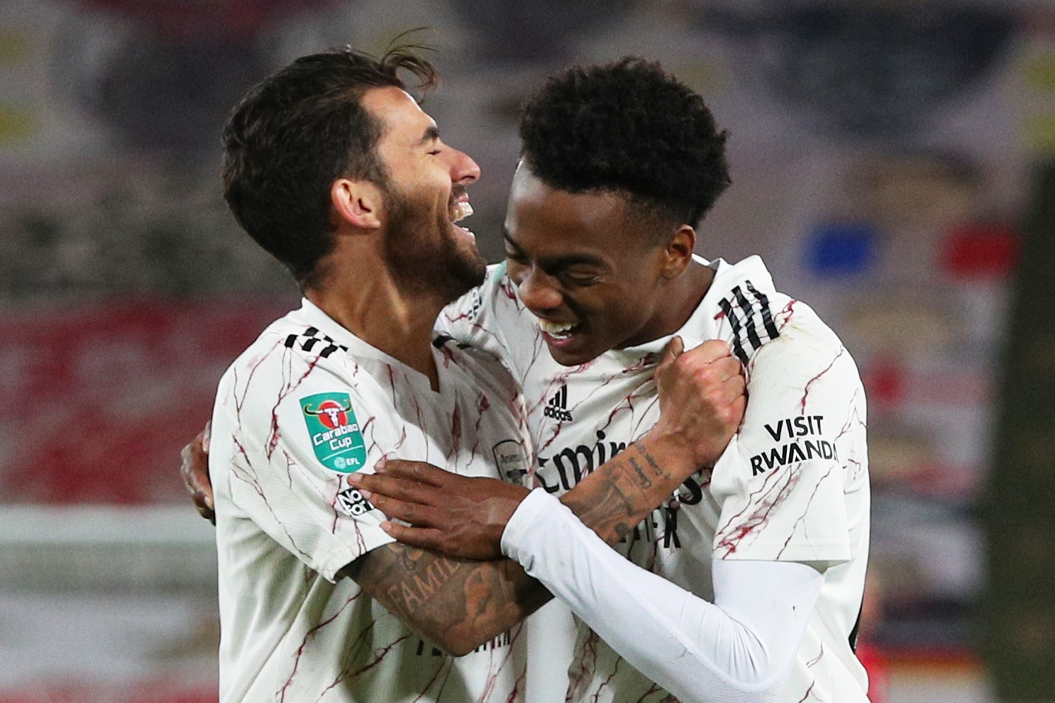 Arsenal lai thang Liverpool tren cham luan luu hinh anh