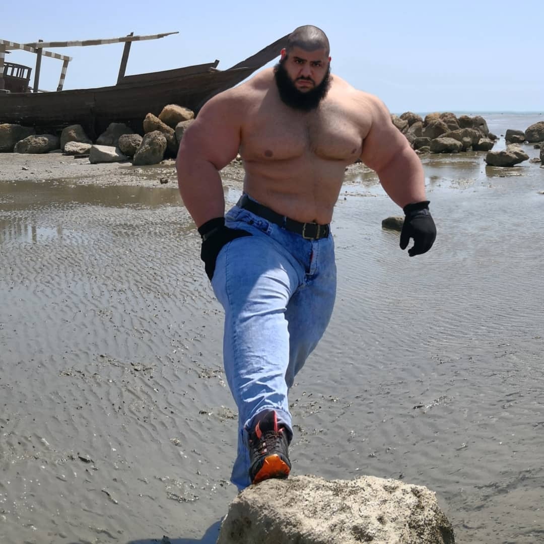 Hulk Iran tuyen chien anh 1