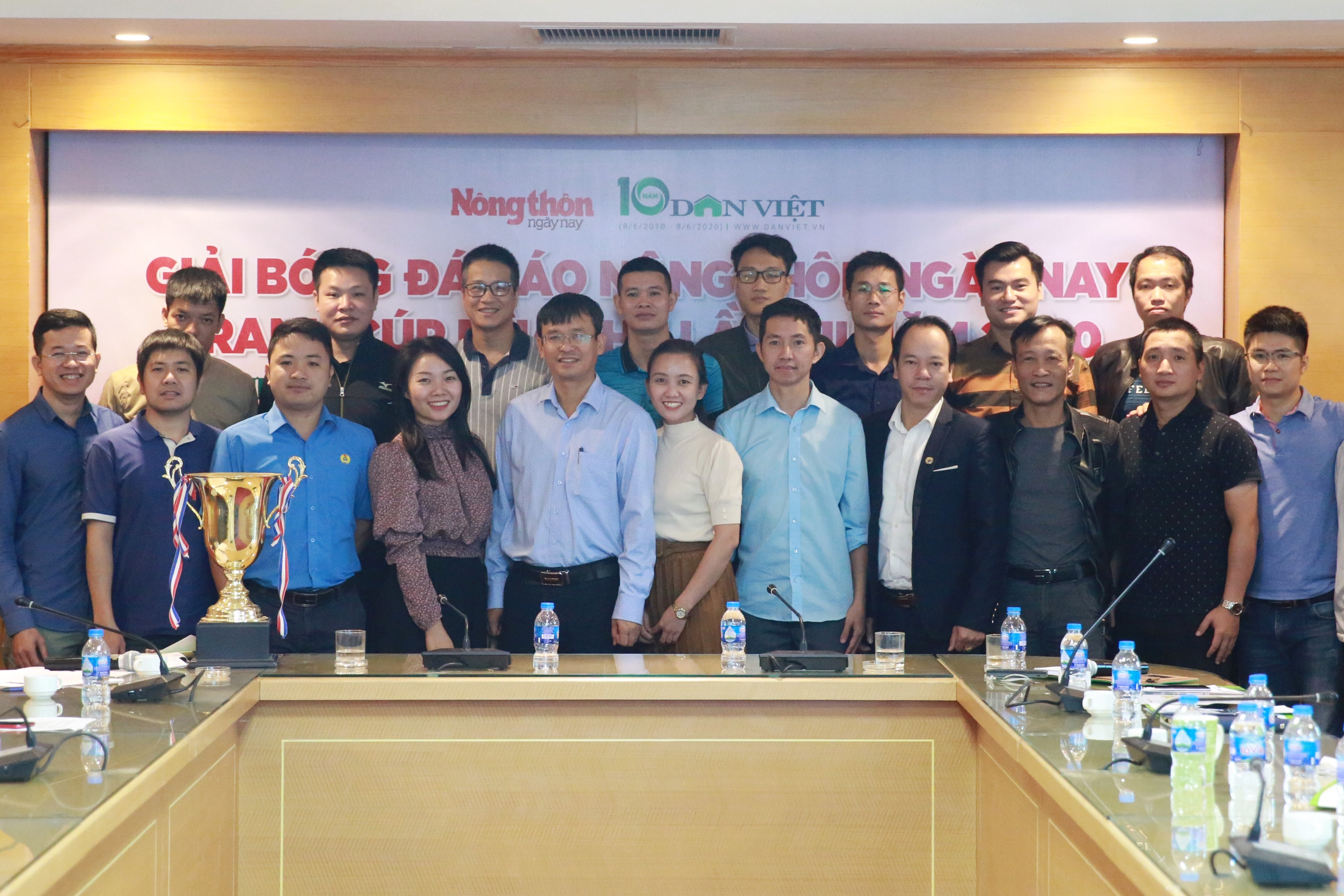 15 don vi bao chi tranh tai tai Cup mua Thu 2020 hinh anh