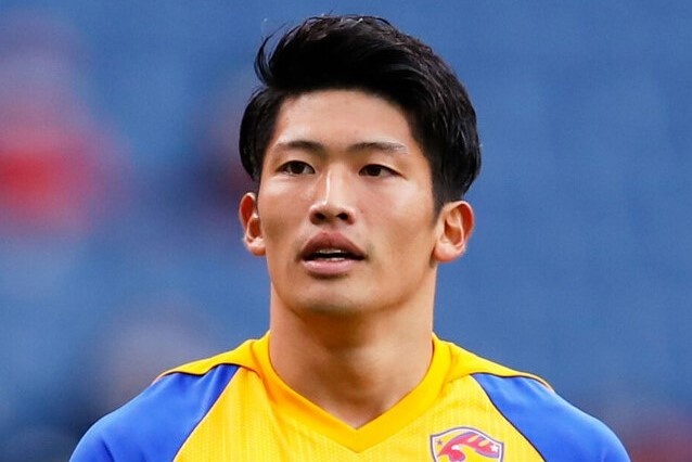 Cau thu Nhat Ban bi cat hop dong vi hanh hung ban gai hinh anh