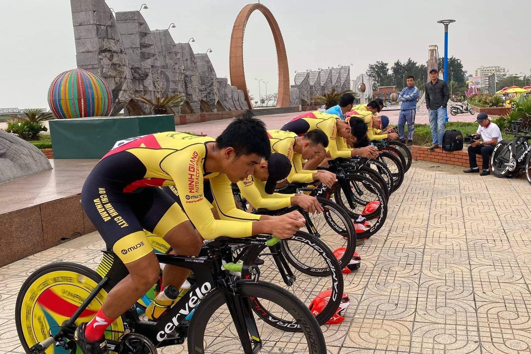 Doi TP.HCM thang chang 5 giai dua xe dap VTV Cup hinh anh