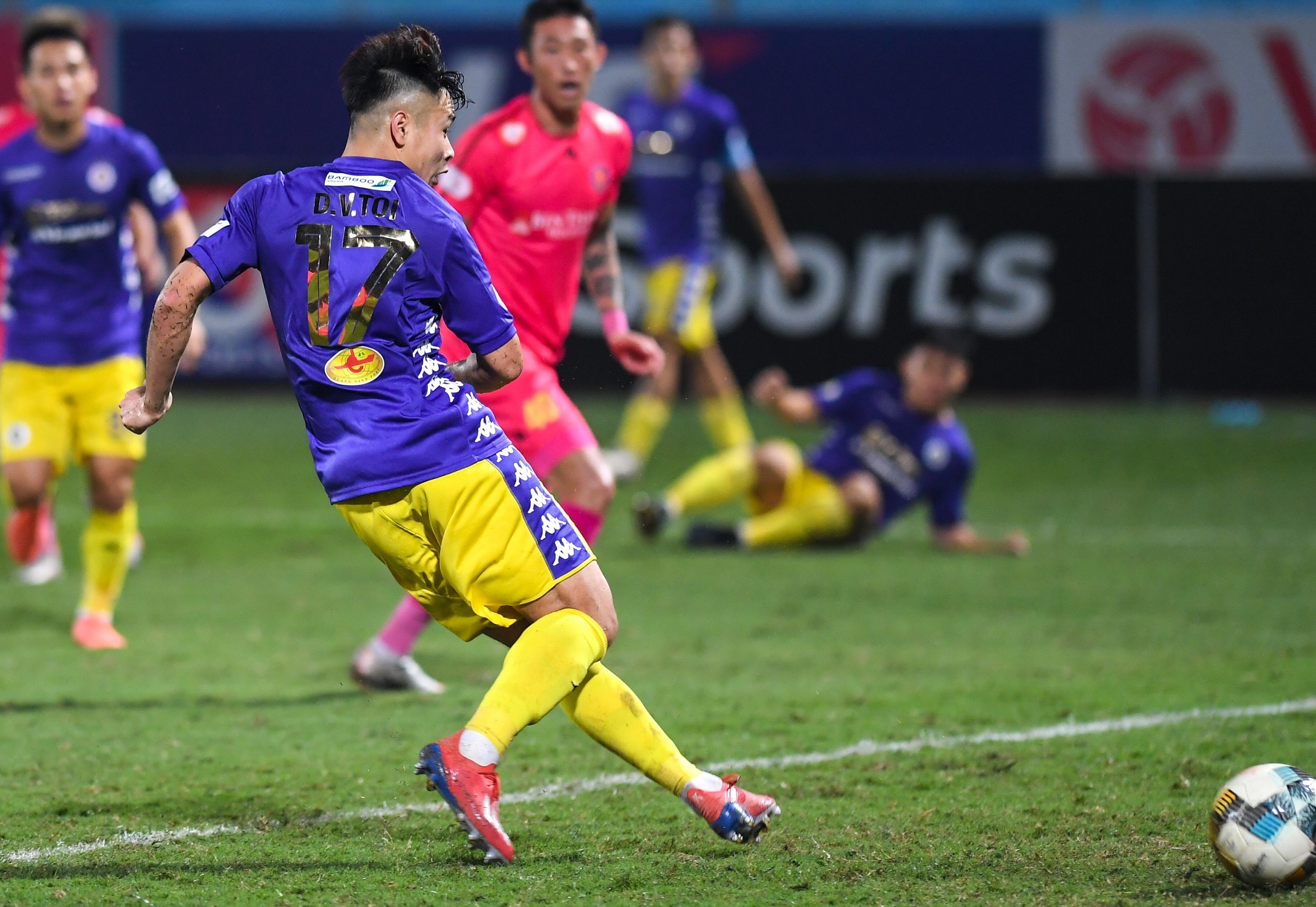 Truc tiep CLB Ha Noi vs CLB Sai Gon anh 2