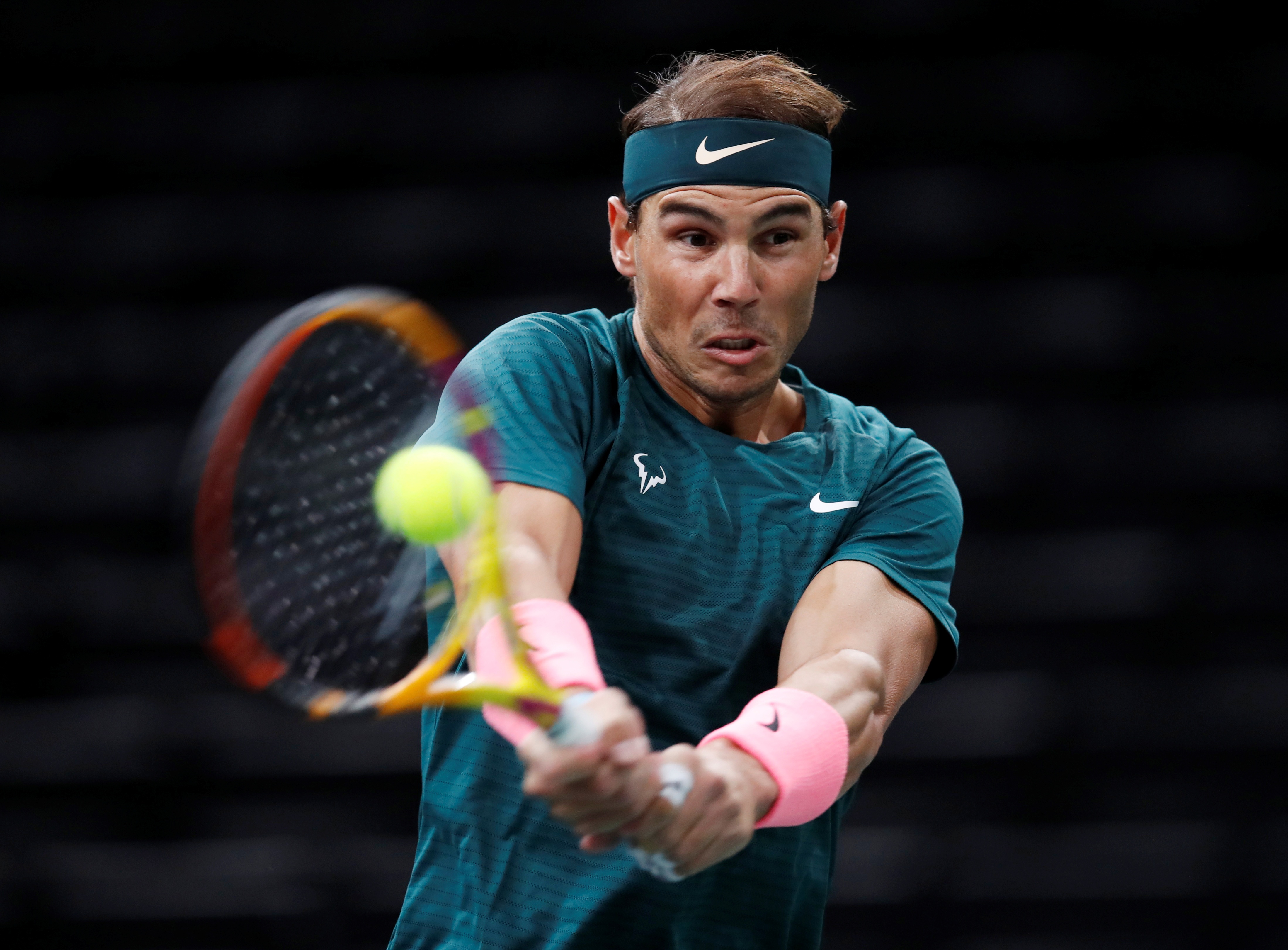 Nadal vao tu ket Paris Masters hinh anh