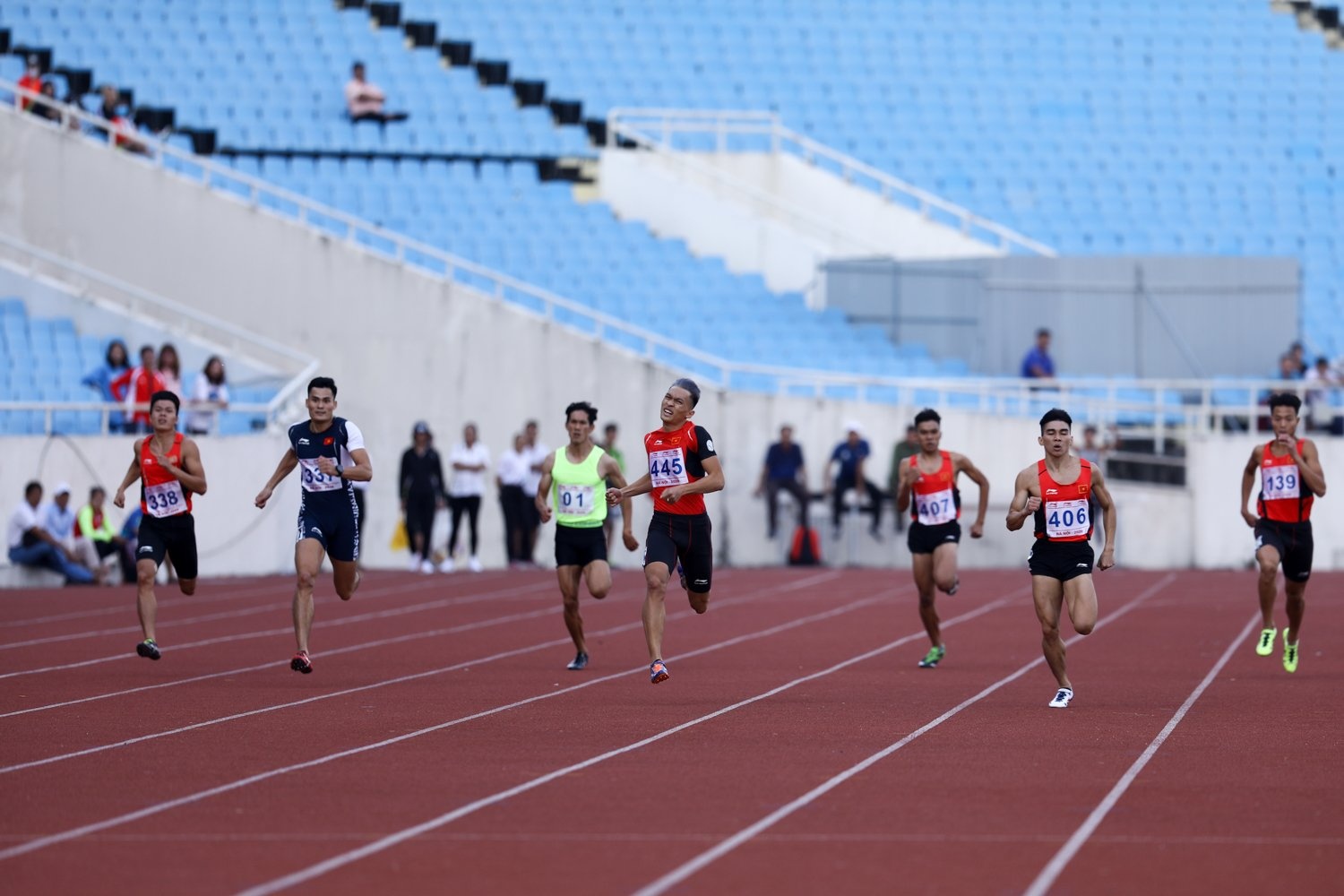 Lan thang Huyen 400 m nu anh 5