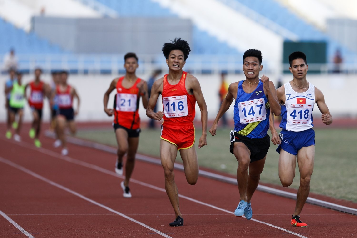 Lan thang Huyen 400 m nu anh 7