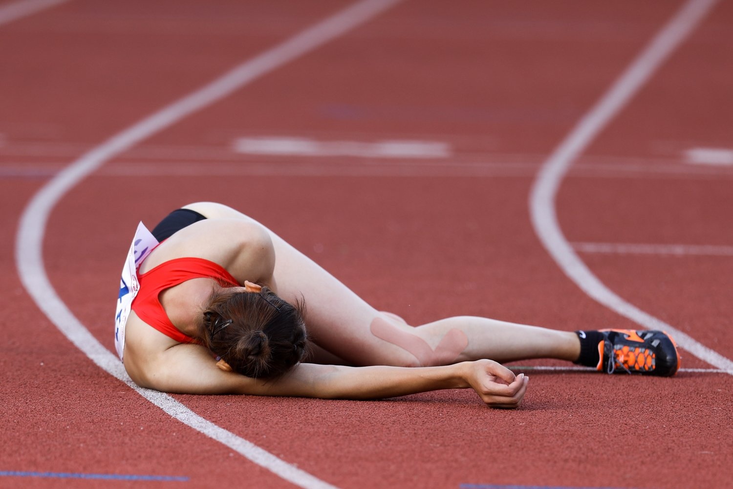 Lan thang Huyen 400 m nu anh 3