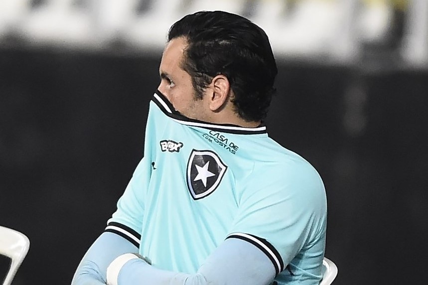 Thu mon bi cam 3 tran vi da hong thiet bi VAR hinh anh