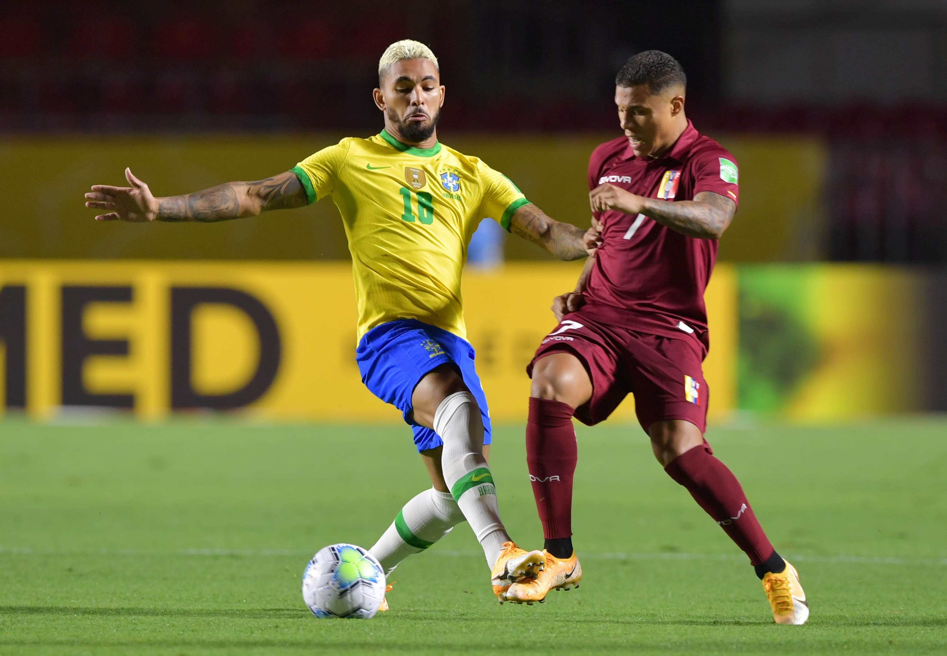 Brazil dau voi Venezuela anh 1