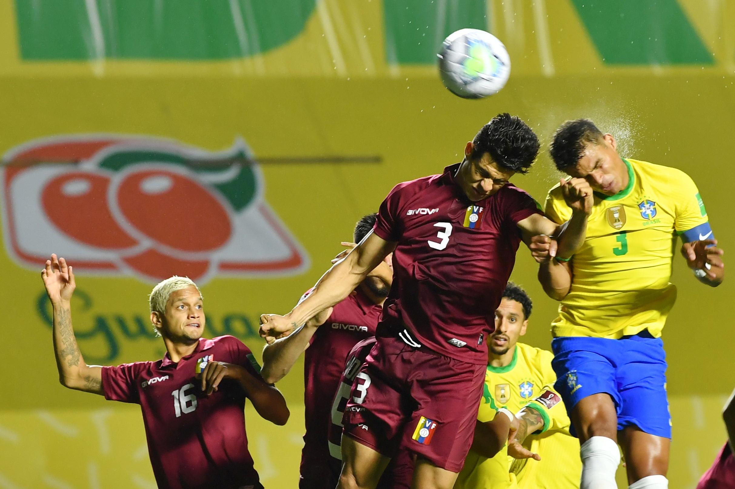 Brazil dau voi Venezuela anh 2