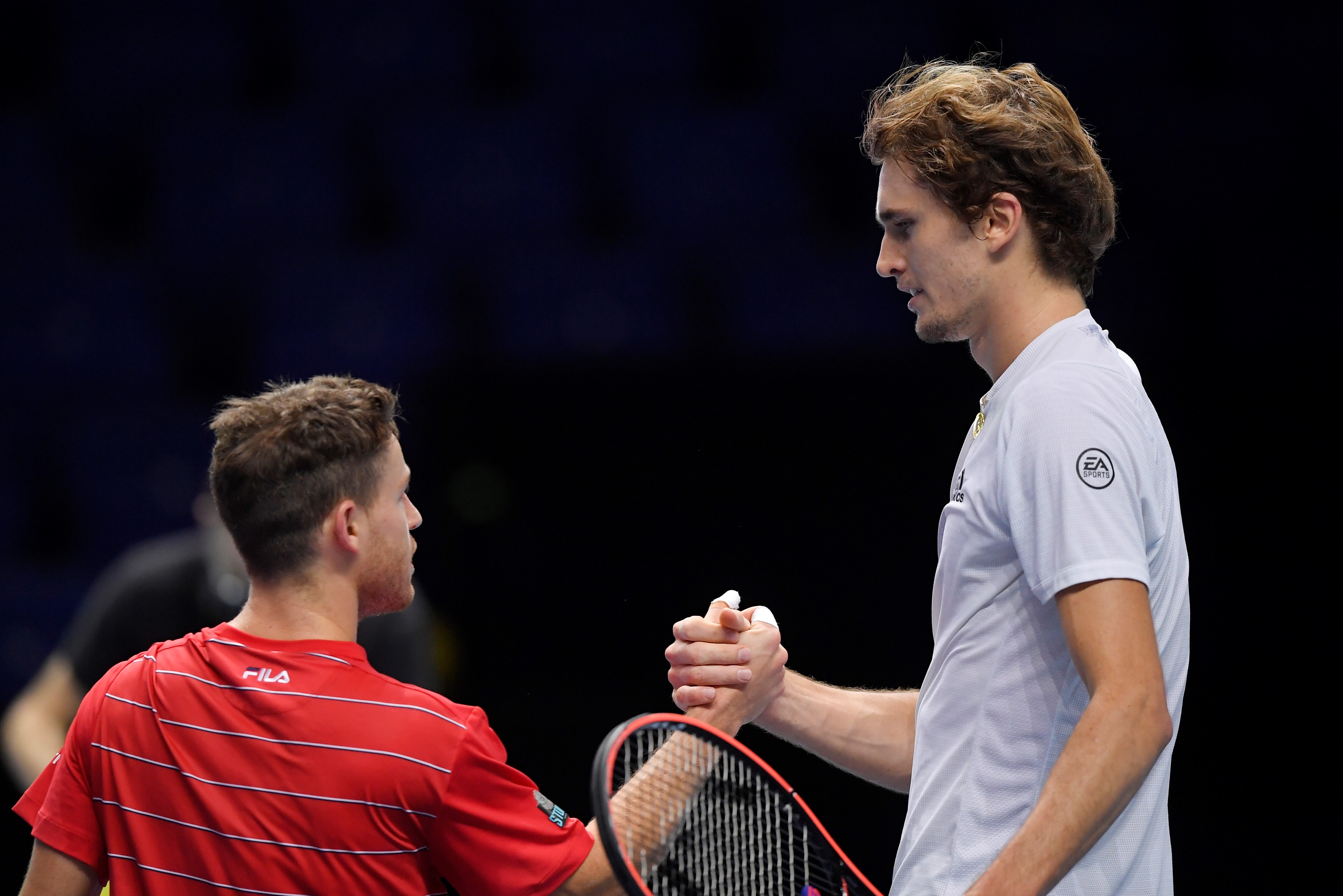 Zverev loai Schwartzman tai ATP Finals hinh anh