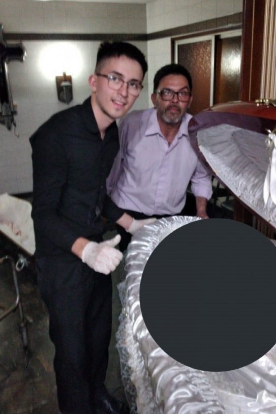 Chup anh canh thi the Maradona anh 1