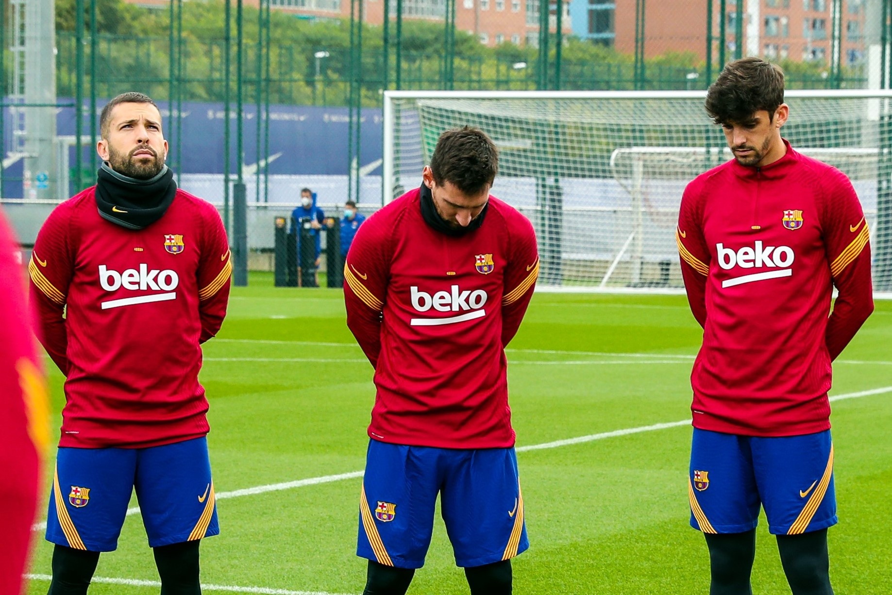 Messi va dong doi tri an Maradona hinh anh