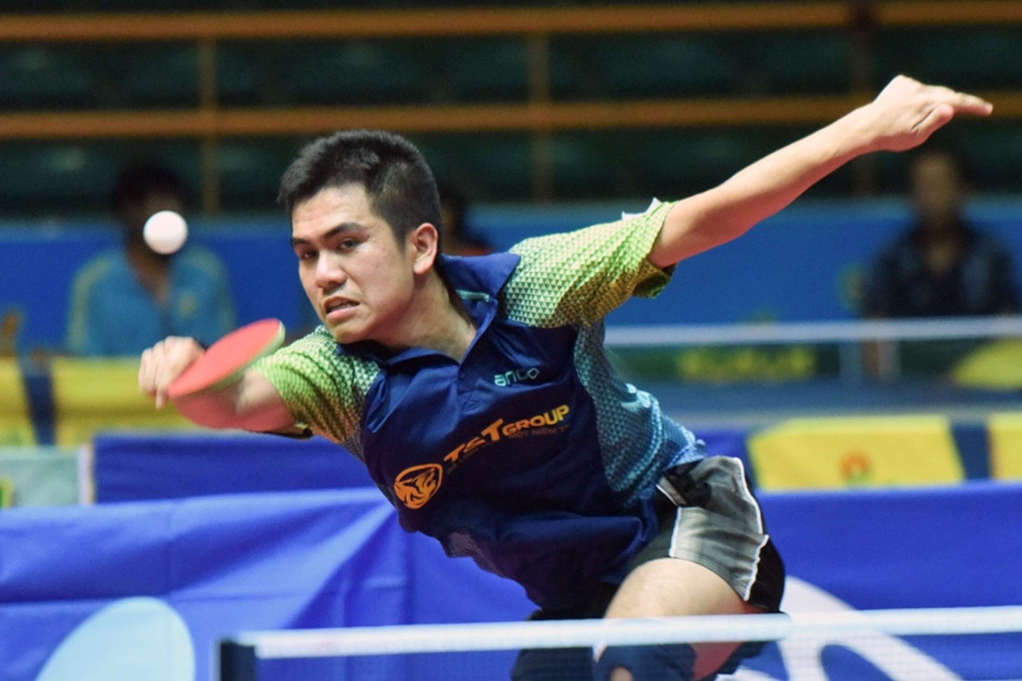 Hon 300 tay vot du giai bong ban cac cau lac bo Ha Noi mo rong hinh anh