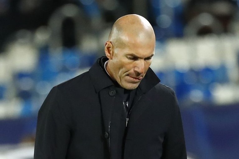 Real dung truoc nguy co bi loai tai Champions League hinh anh