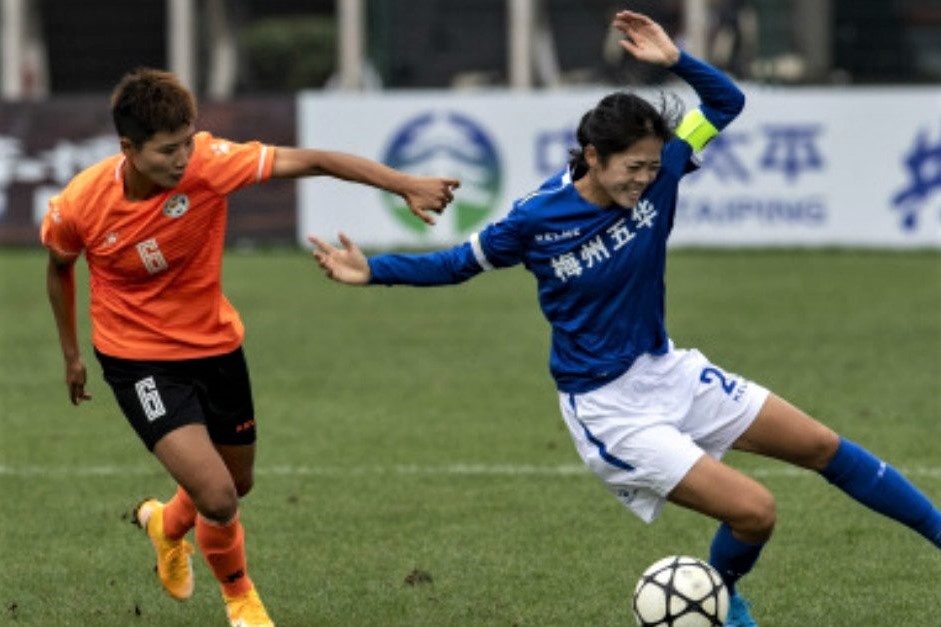 Doi nu dai hoc cua Trung Quoc bi xu thua vi nhieu cau thu nhuom toc hinh anh