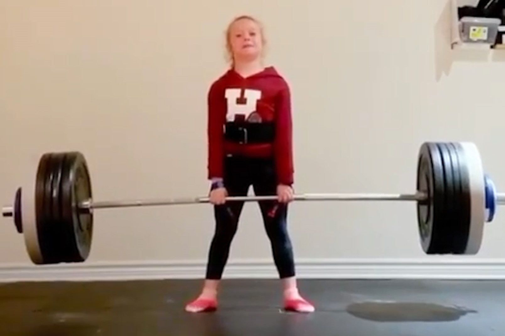 Be gai 7 tuoi nang ta 80 kg hinh anh