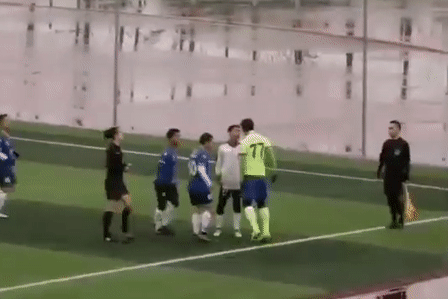 Cau thu Trung Quoc bi cam 2 nam vi choi bao luc hinh anh