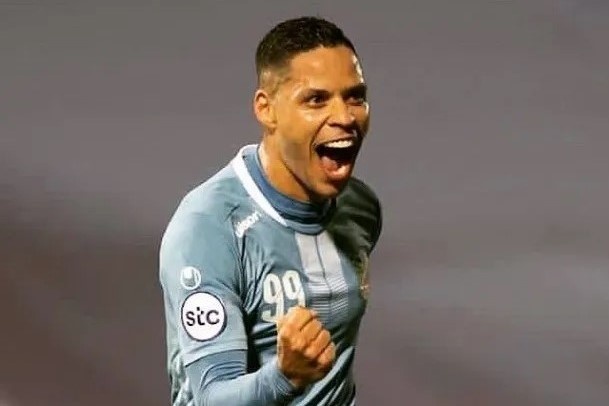 Tien dao 33 tuoi ghi 8 ban trong mot tran o Kuwait League hinh anh