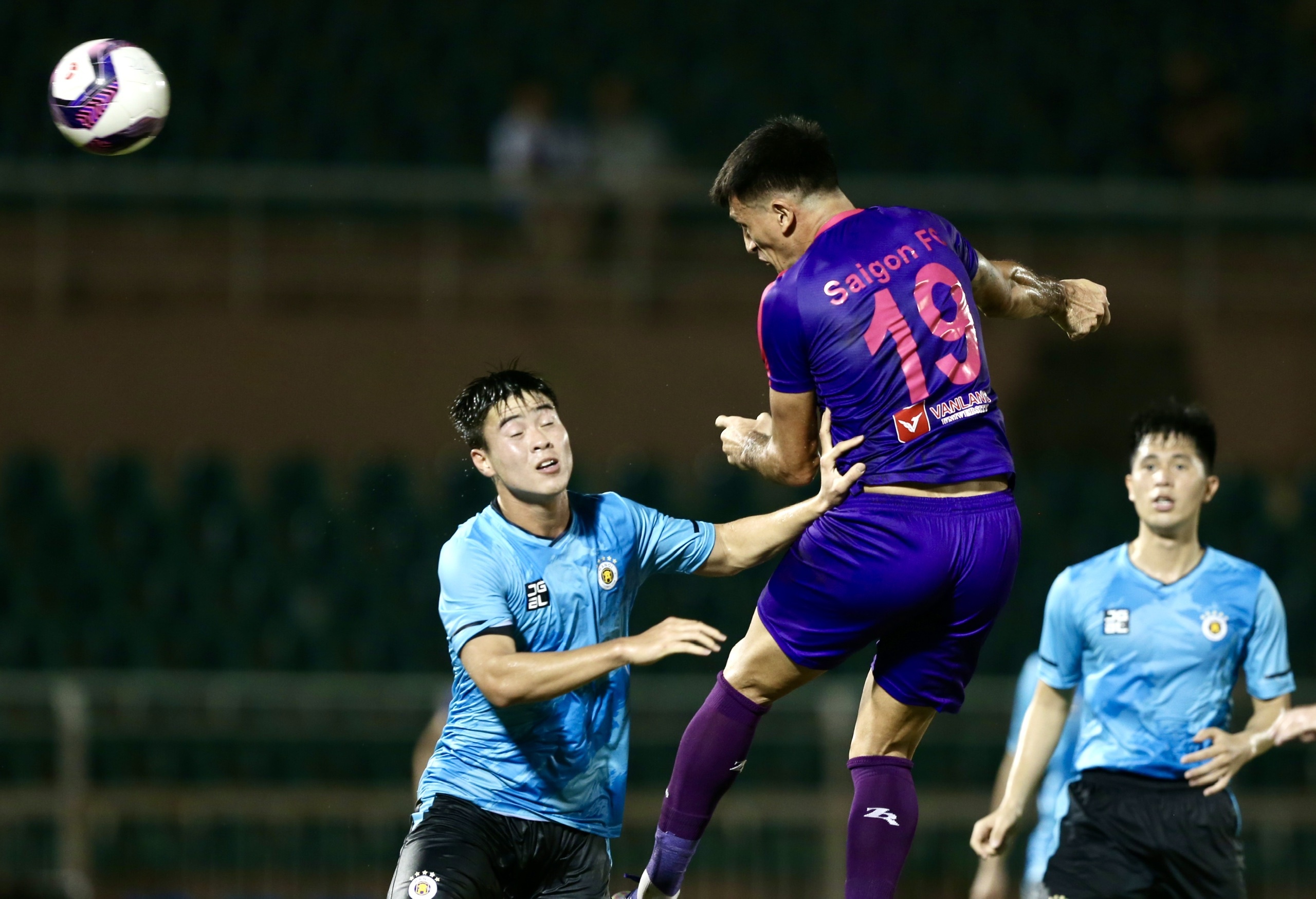 CLB Ha Noi vs CLB Sai Gon anh 2