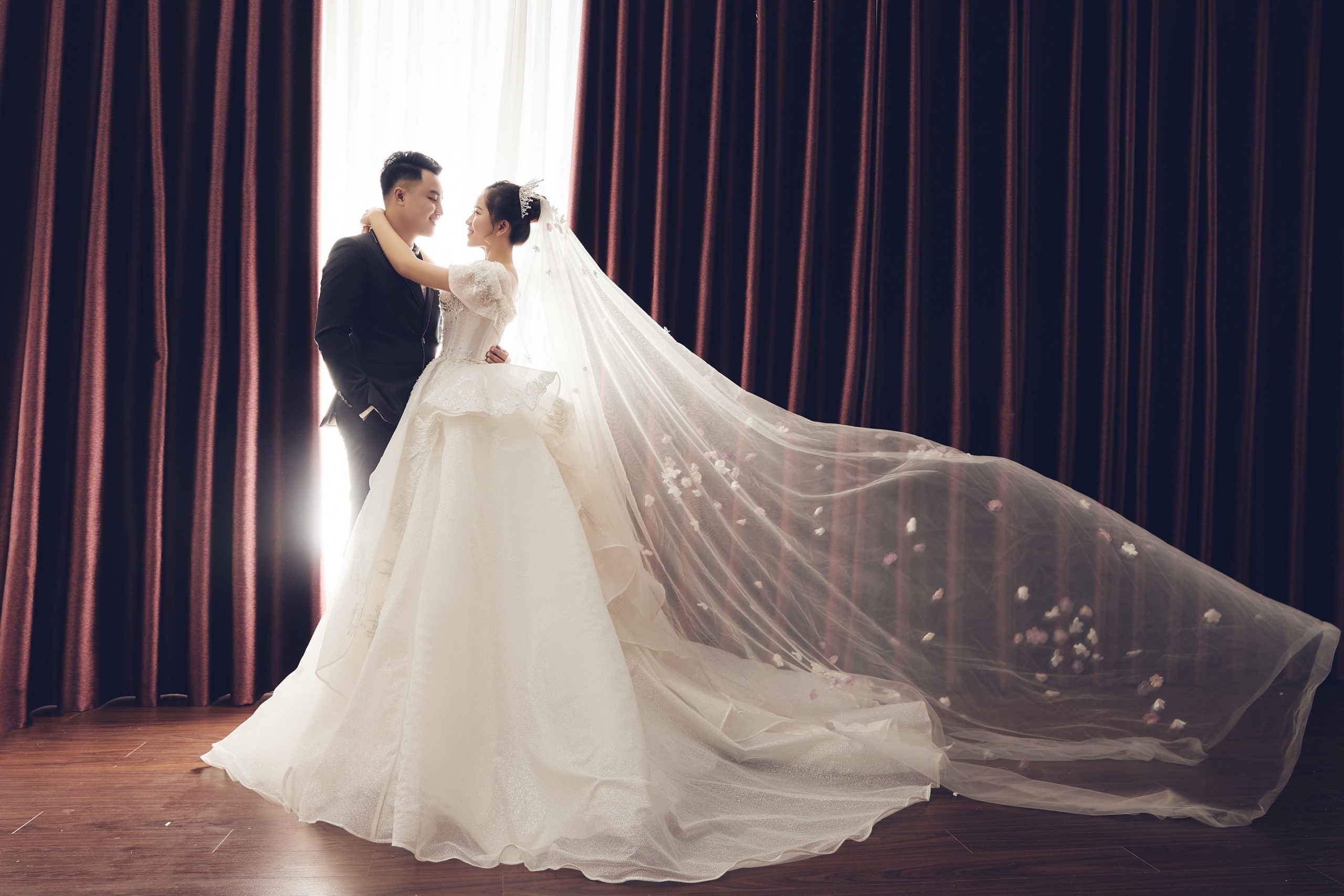 Loc Thi Dao ket hon anh 5